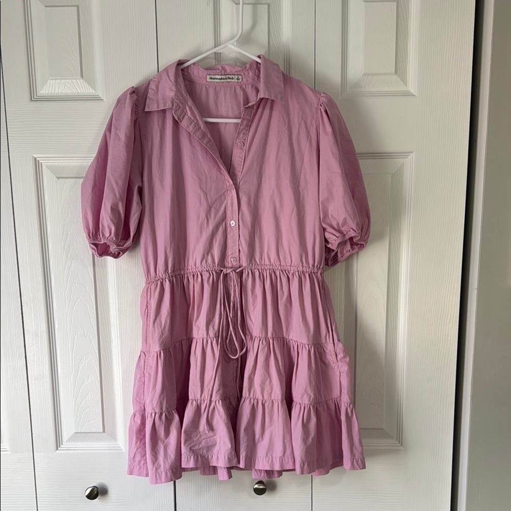 Puffy sleeved dress